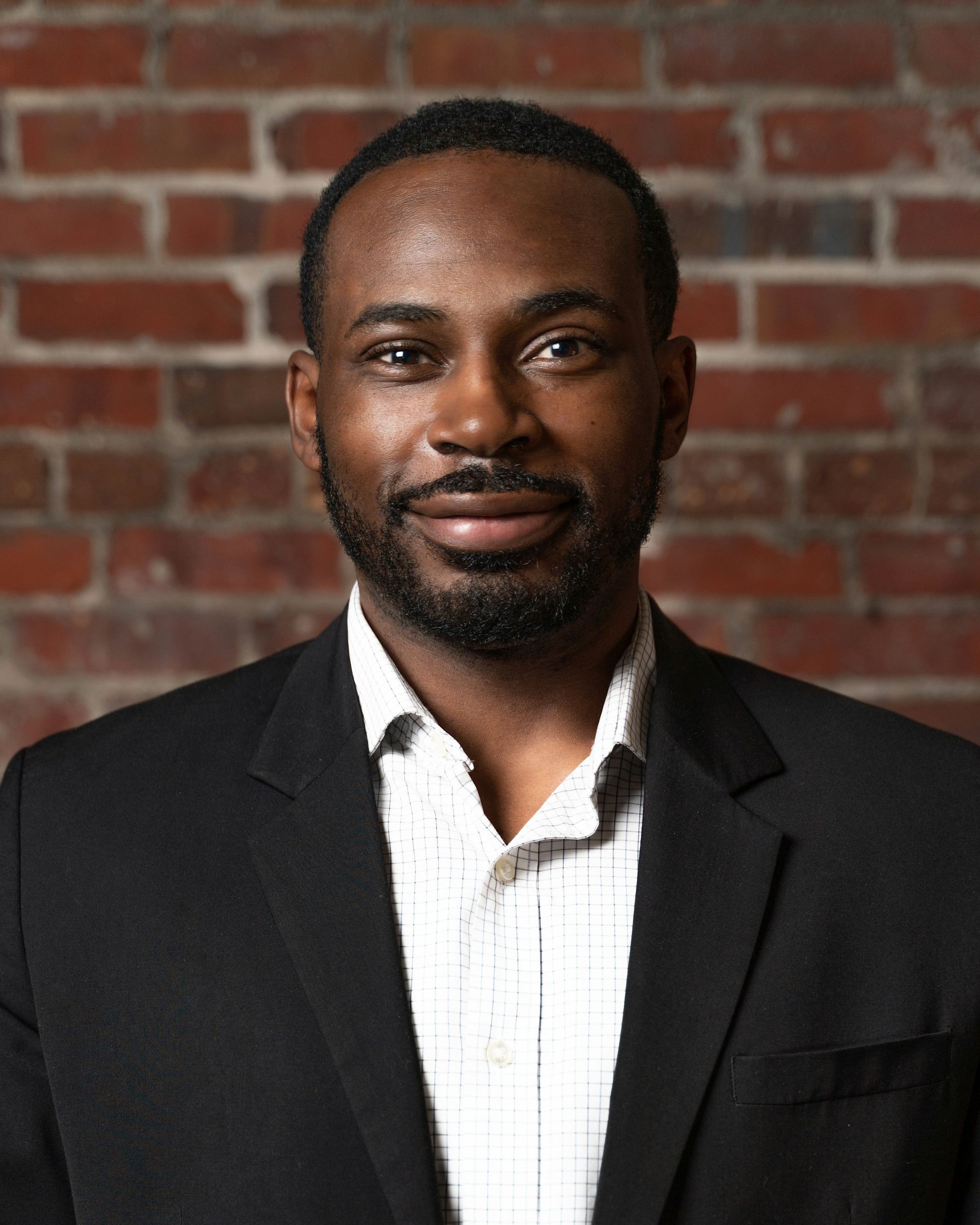Professional portrait — placeholder sample, to be replaced with 4G Images work